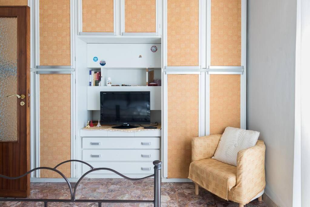 Top Floor Apartment Near Historic Fortino Catania Exterior foto